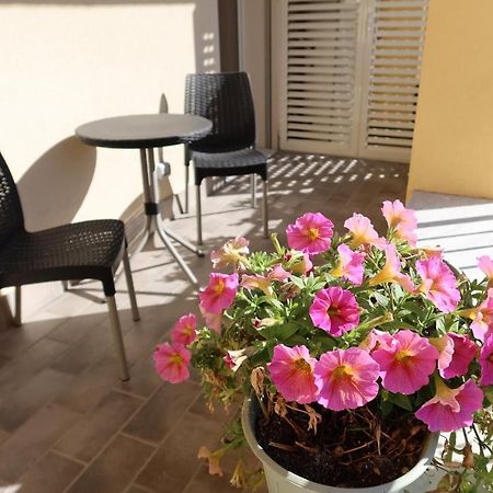 La Casa Di Loris Daire Sarzana Dış mekan fotoğraf